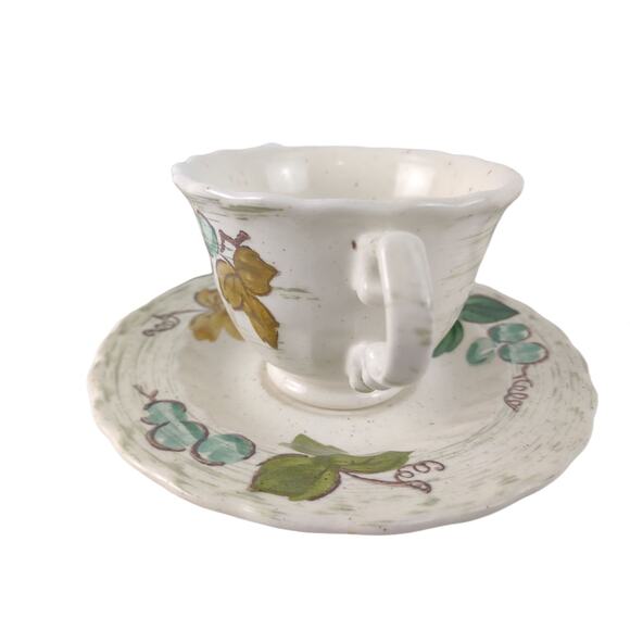 Set of 4 Vintage Metlox Vernonware VINEYARD Cups & Saucers Grapes Leaves c1960 - Picture 6 of 10